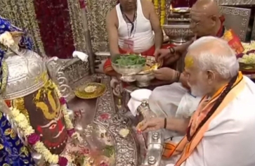 PM मोदी ने किया महाकाल कॉरिडोर का उद्घाटन, मंदिर में की विशेष पूजा अर्चना