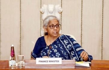 Finance Ministry: व‍ित्‍त मंत्री ने बैंकों के ल‍िए द‍िया नया आदेश, अब ग्राहकों को सीधा म‍िलेगा यह फायदा